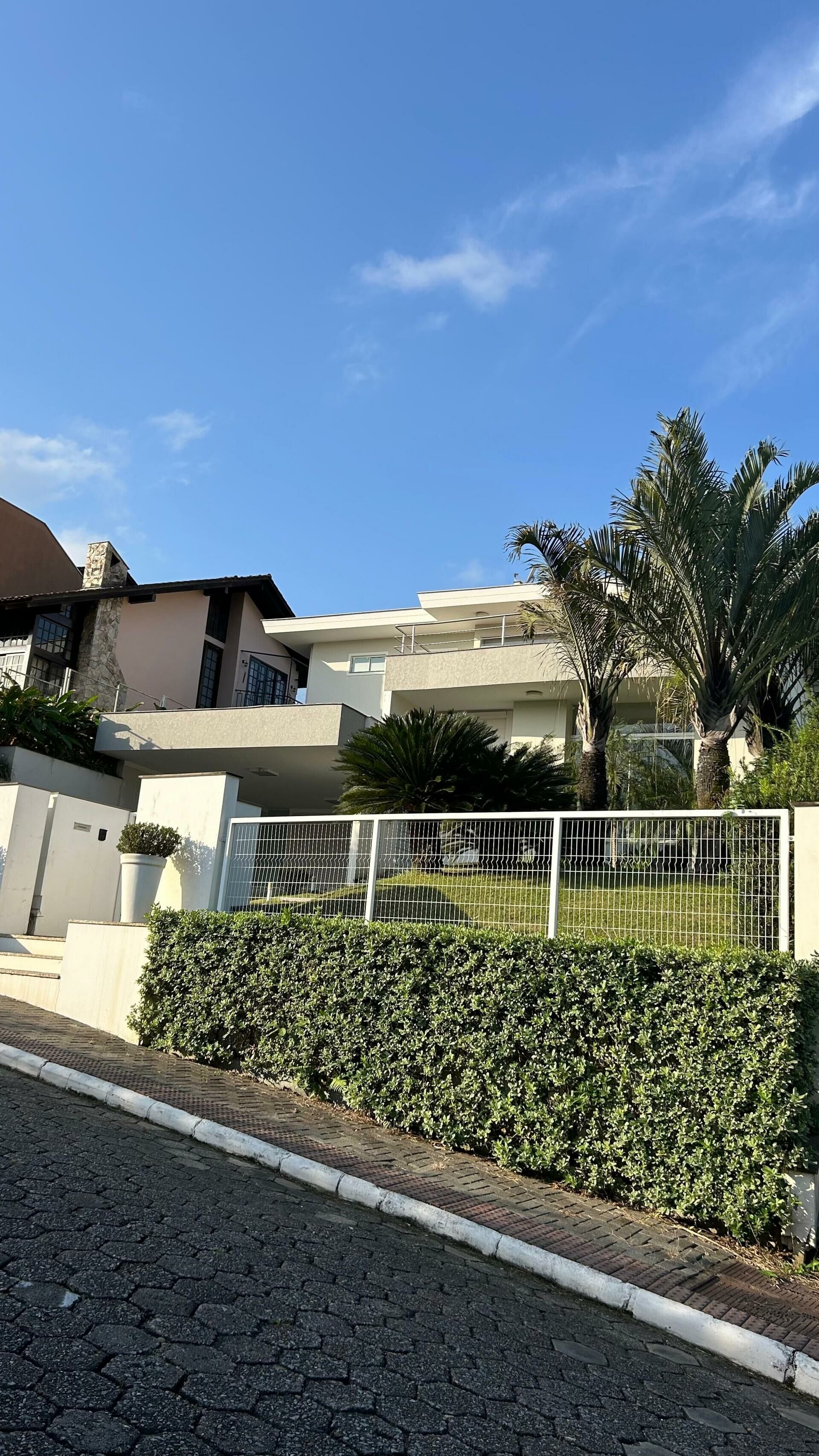 Imagem do Casa com piscina em condomínio Residencial  Fechado no bairro Jaraguá Esquerdo